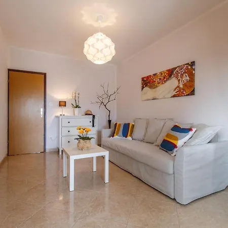 Apartman With A Parking Space - 14153 Rovinj