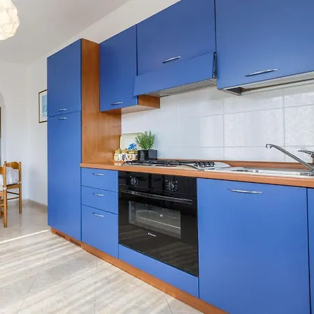 Apartman With A Parking Space - 14153
